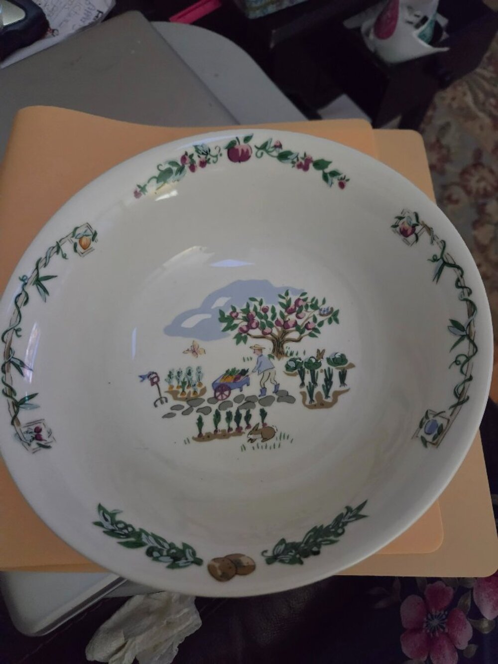 PFALTZGRAFF APPLE VALLEY SERVING BOWL FEAUTING A FARMHOUSE GARDEN SCENE